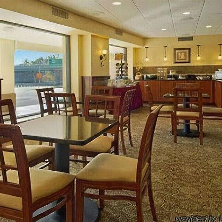 Days Inn Чикопи Экстерьер фото