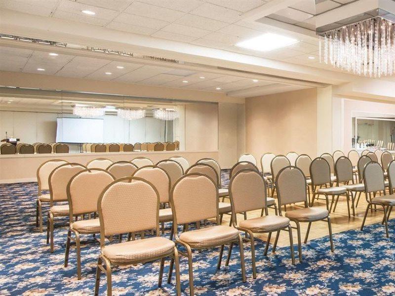 Days Inn Чикопи Экстерьер фото